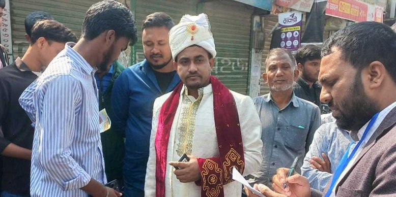  বিয়ের সাজে ভোটকেন্দ্রে বর, বললেন ‘আগে ভোট পরে বিয়ে’